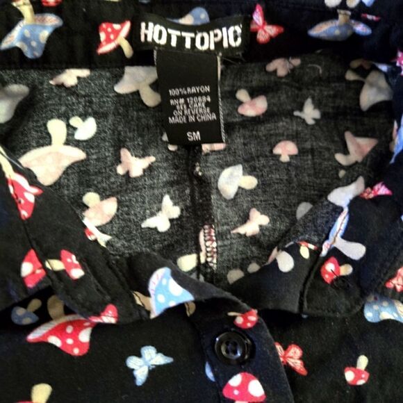 EC HOT TOPIC BUTTERFLY MUSHROOM WOVEN BUTTON-UP SZ.SM - Picture 4 of 4